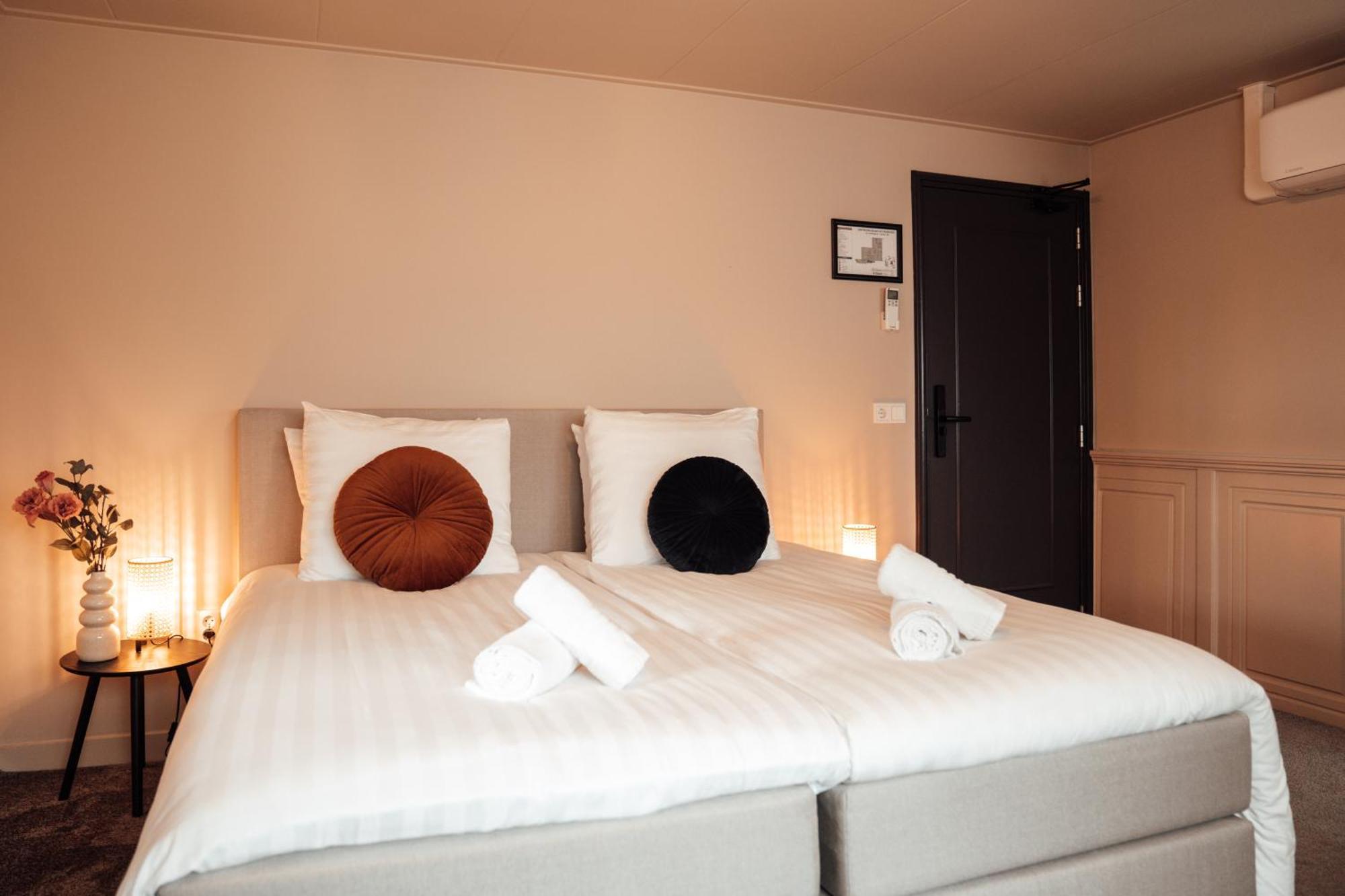 Hotel Bij Jacob Enschede Esterno foto